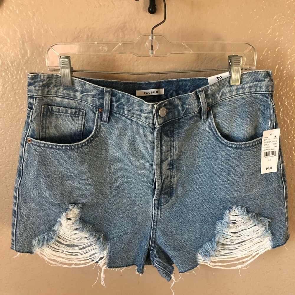 NWT PacSun Vintage High Rise Ripped Denim Shorts: Sz 32